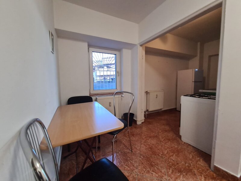 Garsoniera ultracentral 4 minute Unirii, contract ANAF.