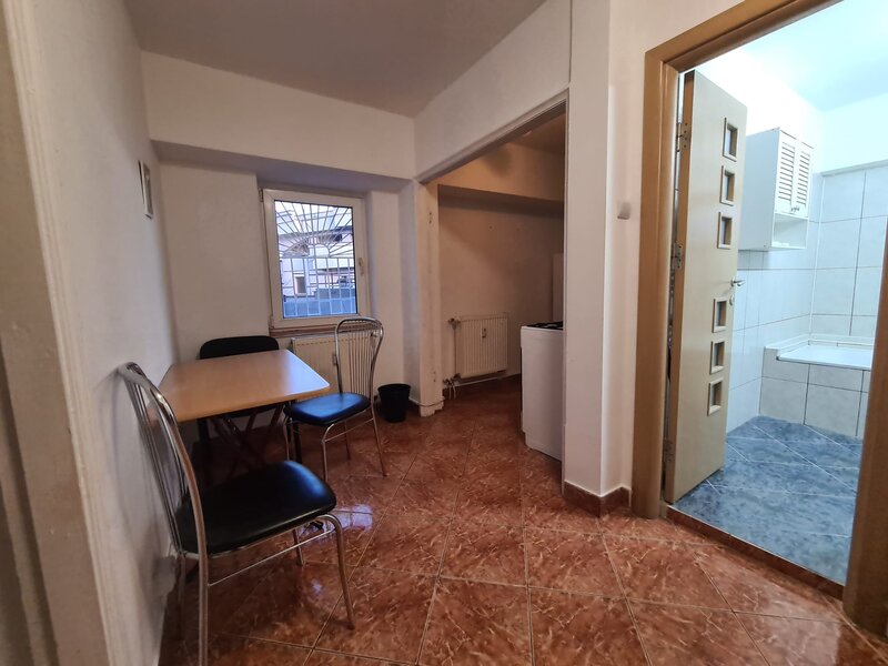 Garsoniera ultracentral 4 minute Unirii, contract ANAF.